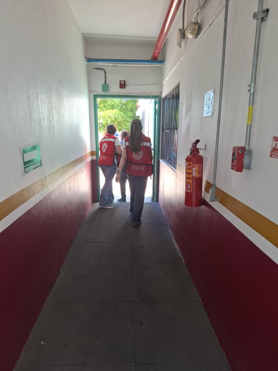 Simulacro de evacuación por ruta señalizada